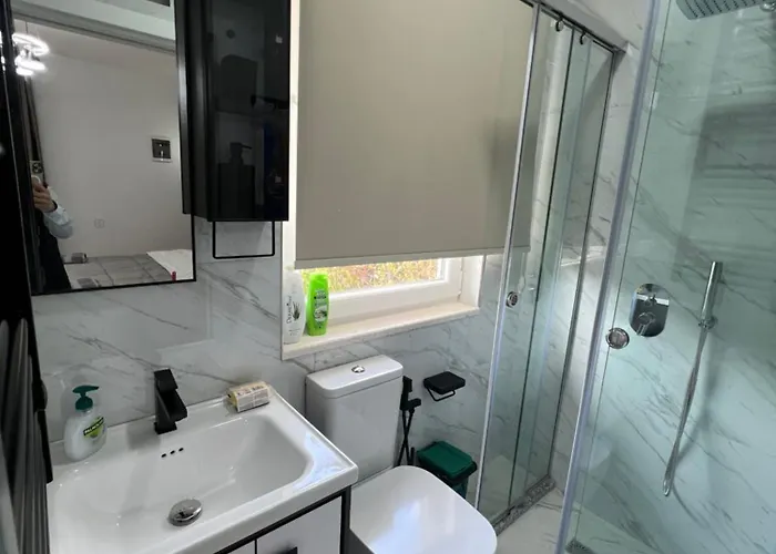 Comfort Gjuhadol Apartment *